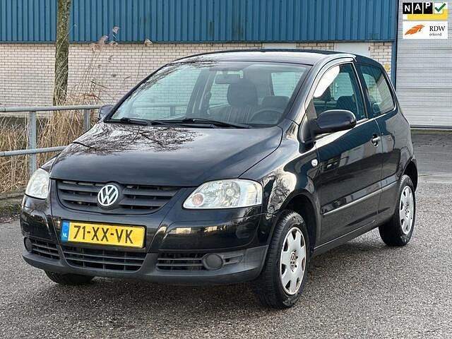 Zwart Occasion 2008 VW Fox Trendline Hatchback | € 1.375 (Eerlijke prijs) - Afbeelding 1/4