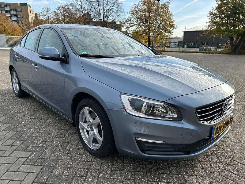 Blauw Gebruikt 2017 Volvo S60 Dynamic Sedan | € 13.950 (Eerlijke prijs) - Afbeelding 1/4