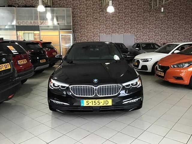 Zwart Gebruikt 2017 BMW 530e Sedan | € 24.500 (Eerlijke prijs) - Afbeelding 1/4