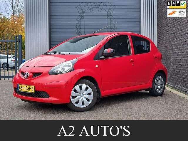 Occasion Toyota Aygo 68 PK (50 kW) 2008 Rood Hatchback