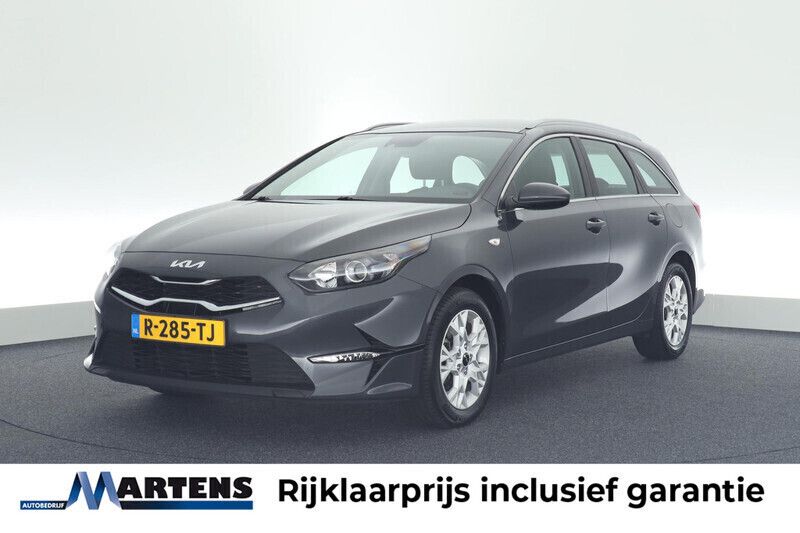 Grijs Gebruikt 2022 Kia Ceed Stationwagen | € 23.949 (Goede deal) - Afbeelding 1/4