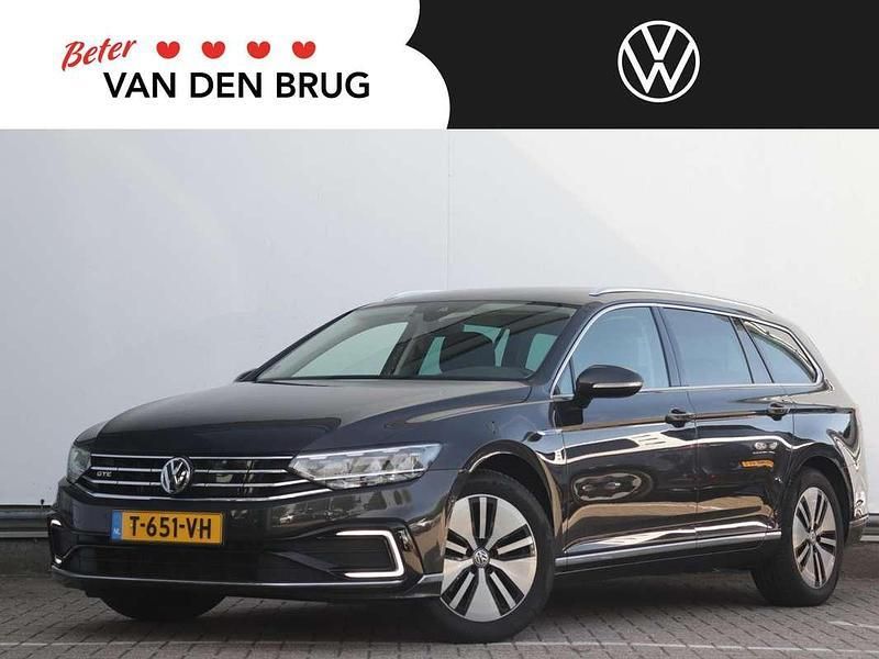 Grijs, metallic lak Gebruikt 2020 VW Passat Business Stationwagen | € 24.890 (Eerlijke prijs) - Afbeelding 1/4