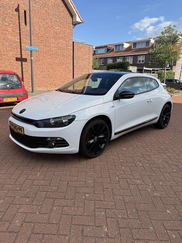 Wit Gebruikt 2010 VW Scirocco R-line Coupé | € 4.499 (Super prijs) - Afbeelding 1/4