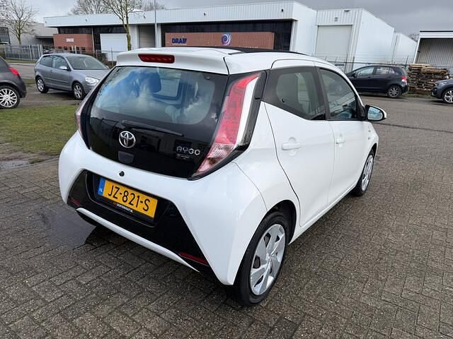 Occasion Toyota Aygo X-wave 69 PK (50 kW) 2016 Wit Hatchback