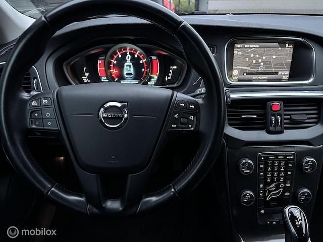 Occasion Volvo V40 Momentum 180 PK (132 kW) 2014 Zwart Hatchback