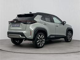 Nieuw Toyota Yaris Executive 131 PK (96 kW) 2026 Urban khaki / zwart dak (licht groen) Hatchback