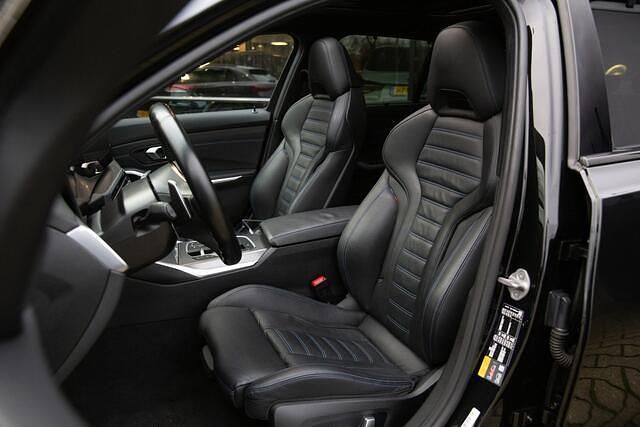 Occasion BMW 330 Basis 109 PK (80 kW) 2023 Zwart Stationwagen