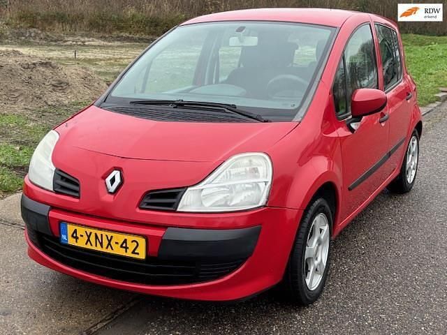 Rood Occasion 2009 Renault Modus Expression MPV | € 1.749 (Eerlijke prijs) - Afbeelding 1/4