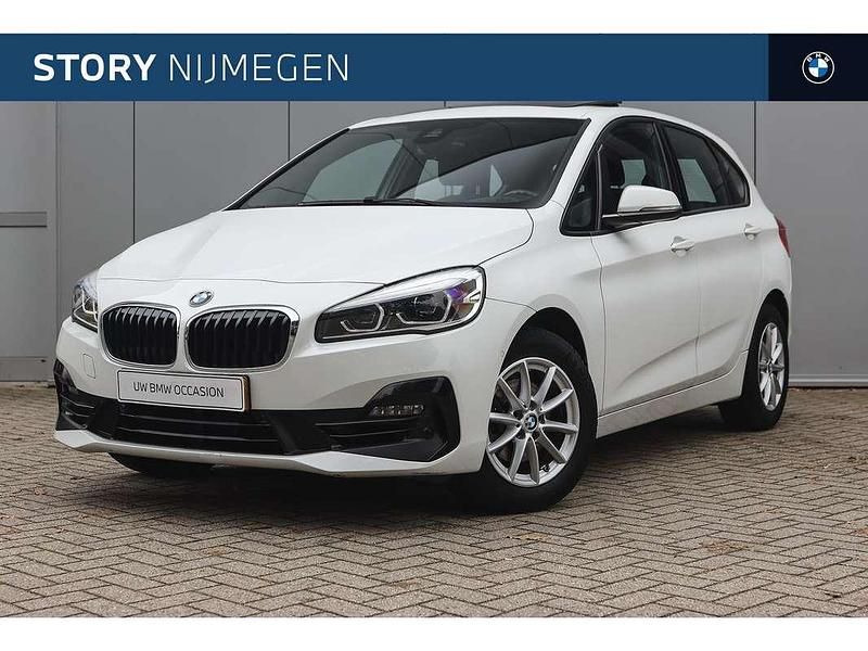 Wit Gebruikt 2018 BMW 218 Active Tourer Executive MPV | € 18.950 (Eerlijke prijs) - Afbeelding 1/4