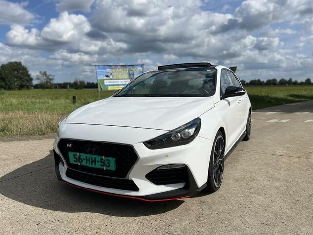 Grijs Gebruikt 2017 Hyundai i30 Hatchback | € 25.450 (Eerlijke prijs) - Afbeelding 1/4
