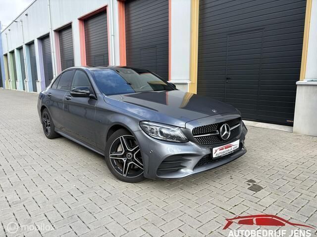 Zwart Gebruikt 2020 Mercedes C300 Business Sedan | € 32.295 (Goede deal) - Afbeelding 1/4
