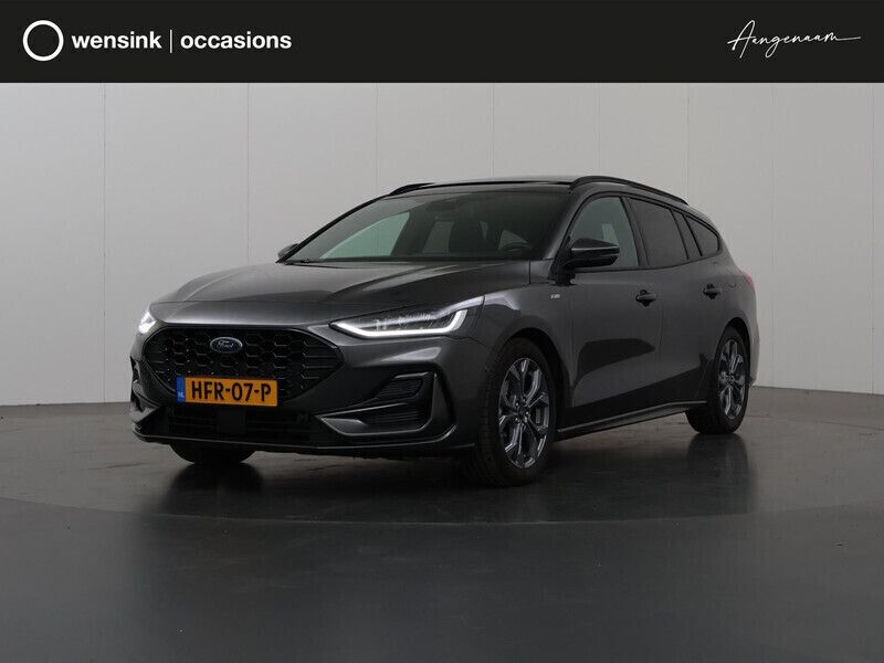 Grijs Gebruikt 2024 Ford Focus ST-Line Stationwagen | € 30.530 (Iets duurder) - Afbeelding 1/4