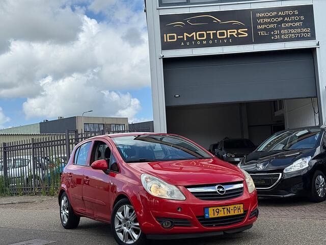 Rood Gebruikt 2006 Opel Corsa Enjoy Hatchback | € 1.950 (Eerlijke prijs) - Afbeelding 1/4