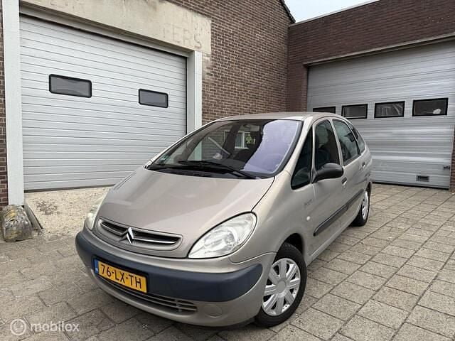 Beige Gebruikt 2003 Citroën Xsara Picasso MPV | € 1.695 (Iets duurder) - Afbeelding 1/4