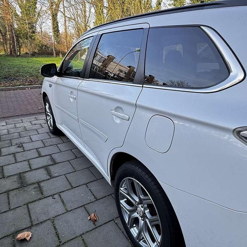 Wit Occasion 2013 Mitsubishi Outlander Instyle SUV | € 7.000 (Eerlijke prijs) - Afbeelding 1/4