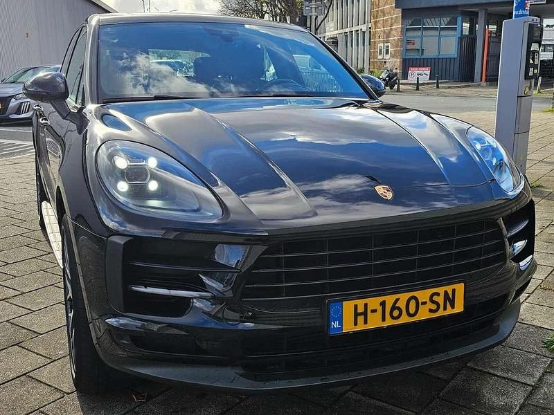 Zwart Gebruikt 2020 Porsche Macan SUV | € 69.950 - Afbeelding 1/4