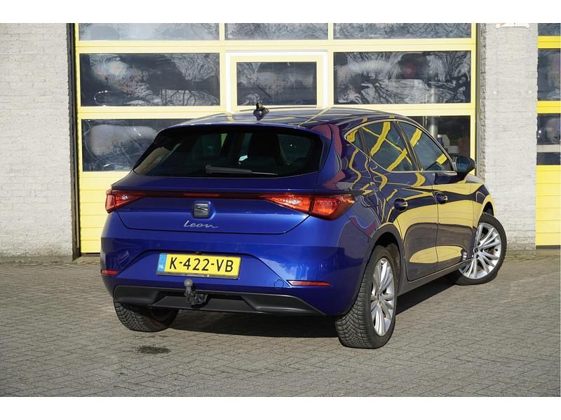 Occasion Seat Leon Style 150 PK (110 kW) 2021 Blauw Hatchback