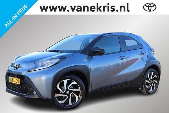 Grijs Gebruikt 2025 Toyota Aygo X Limited SUV | € 20.899 (Eerlijke prijs) - Afbeelding 1/4