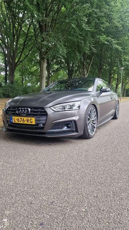 Grijs Gebruikt 2017 Audi A5 S-Line Coupé | € 26.000 (Goede deal) - Afbeelding 1/4