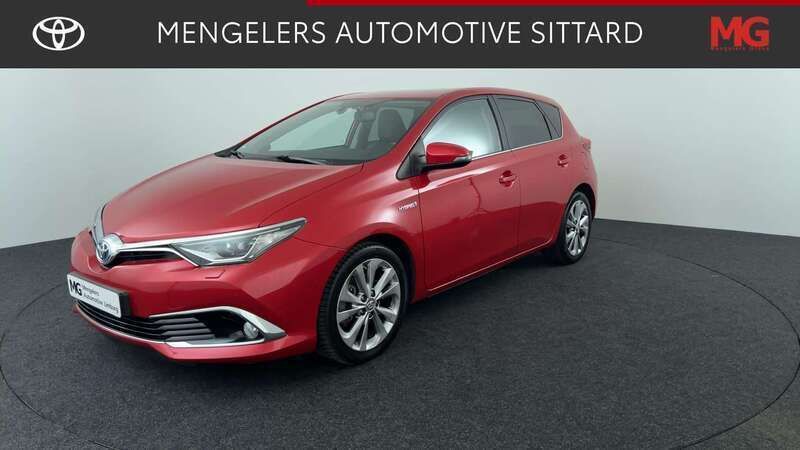 Rood, metallic lak Gebruikt 2016 Toyota Auris Hybrid Executive Hatchback | € 14.450 (Eerlijke prijs) - Afbeelding 1/4