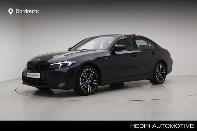 Zwart Gebruikt 2025 BMW 320 M Sport Sedan | € 54.895 - Afbeelding 1/3