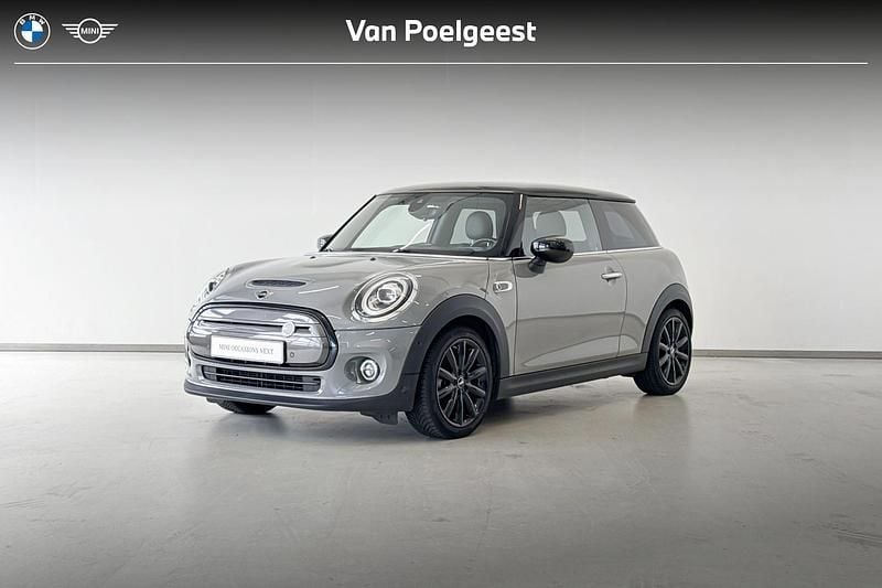 Moonwalk grey Gebruikt 2020 Mini Cooper Hatchback | € 16.495 - Afbeelding 1/4