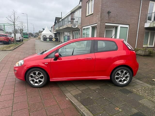 Occasion Fiat Punto Evo Street 101 PK (74 kW) 2014 Rood Hatchback