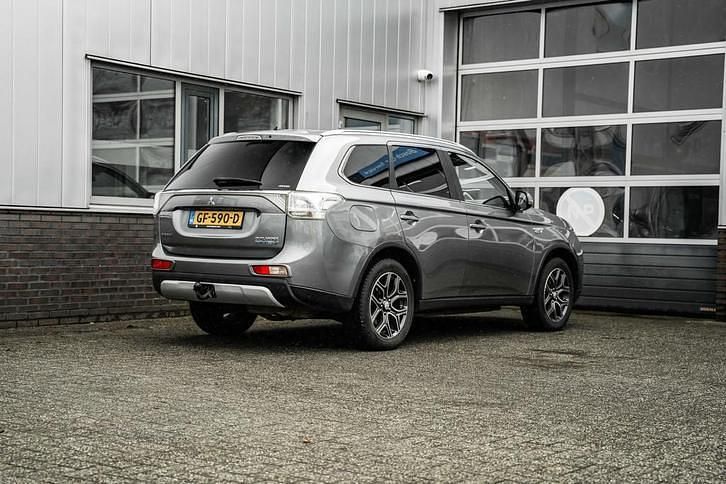 Occasion Mitsubishi Outlander Edition 203 PK (149 kW) 2015 Grijs SUV