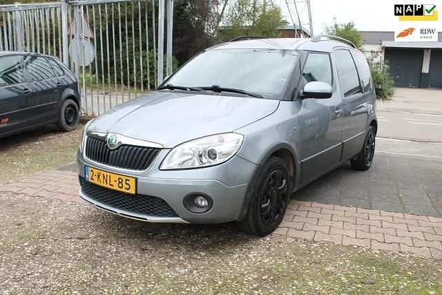 Grijs Gebruikt 2013 Skoda Roomster Fresh Stationwagen | € 7.950 (Eerlijke prijs) - Afbeelding 1/4