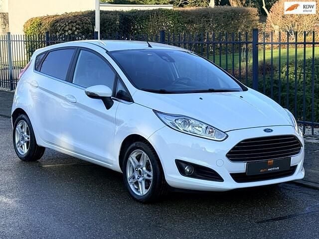 Occasion Ford Fiesta Individual 101 PK (74 kW) 2015 Wit Hatchback