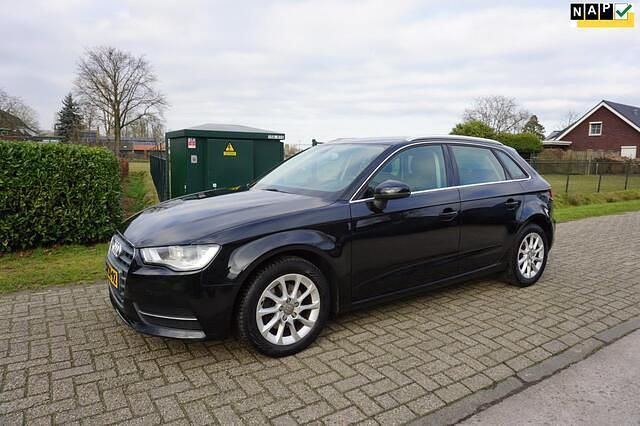 Occasion Audi A3 Sportback Attraction 122 PK (89 kW) 2013 Zwart (metallic) Hatchback