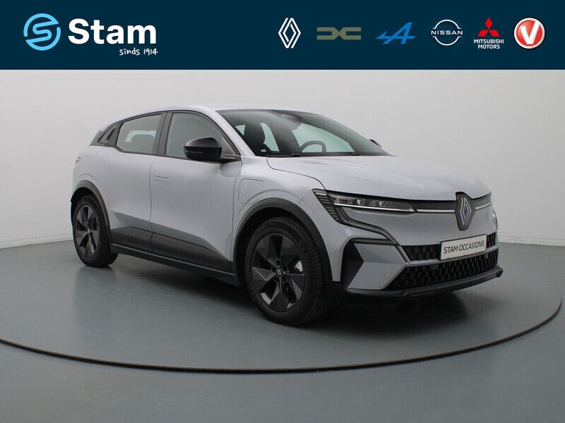 Grijs Gebruikt 2025 Renault Mégane Evolution Hatchback | € 37.990 (Duur) - Afbeelding 1/4