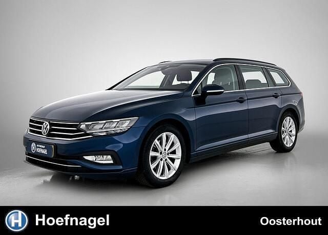 Blauw Gebruikt 2020 VW Passat Comfortline Stationwagen | € 24.400 (Eerlijke prijs) - Afbeelding 1/4