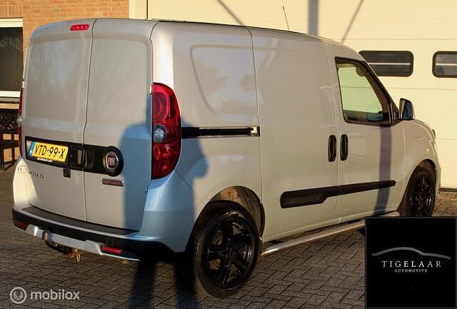 Occasion Fiat Doblò Trekking 105 PK (77 kW) 2023 Grijs (metallic) MPV