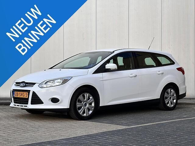 Wit Gebruikt 2011 Ford Focus Stationwagen | € 3.900 (Eerlijke prijs) - Afbeelding 1/4