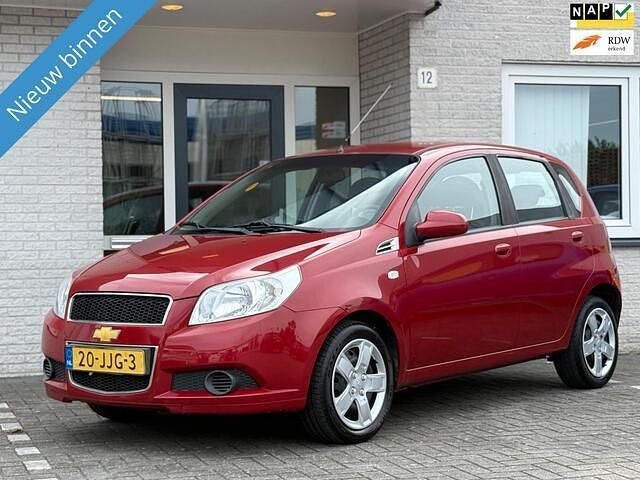Rood Gebruikt 2009 Chevrolet Aveo LS Hatchback | € 3.740 (Eerlijke prijs) - Afbeelding 1/4