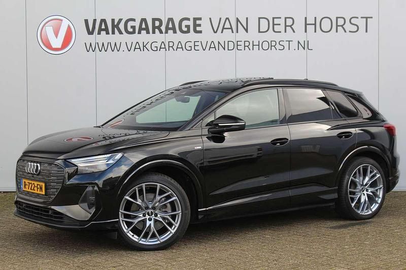 Zwart Gebruikt 2022 Audi Q4 e-tron S-Line SUV | € 44.950 (Iets duurder) - Afbeelding 1/3