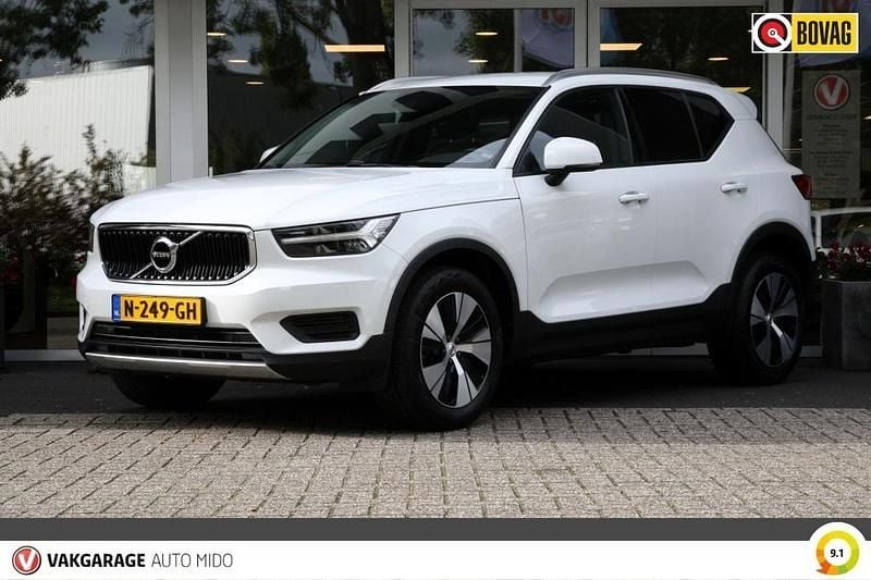 Wit Gebruikt 2020 Volvo XC40 Momentum SUV | € 28.845 (Goede deal) - Afbeelding 1/4