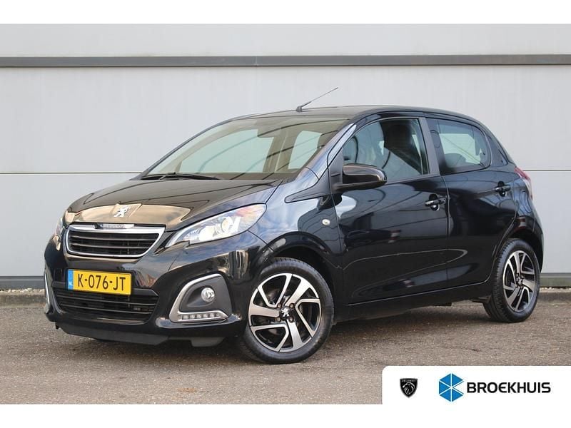 Zwart Occasion 2020 Peugeot 108 Allure Hatchback | € 11.395 (Eerlijke prijs) - Afbeelding 1/4