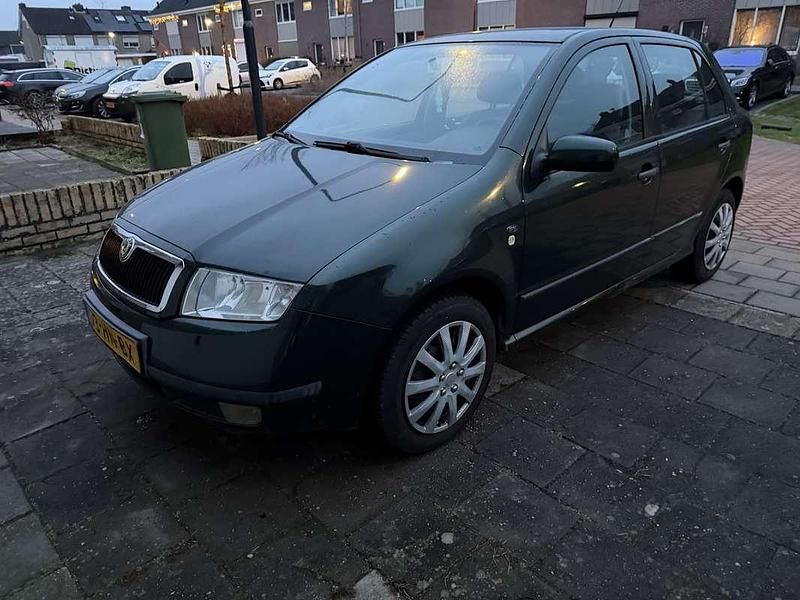 Groen Occasion 2001 Skoda Fabia Comfort Hatchback | € 850 (Eerlijke prijs) - Afbeelding 1/4