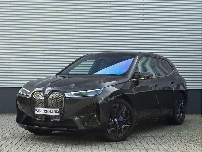 Grijs Gebruikt 2023 BMW iX Comfort Edition SUV | € 51.875 (Goede deal) - Afbeelding 1/4