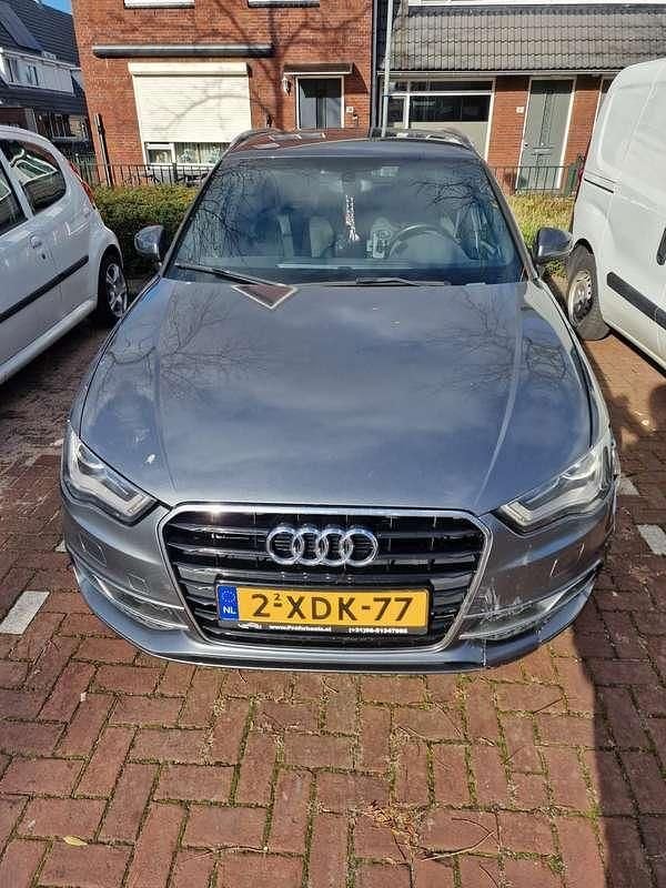 Grijs Gebruikt 2014 Audi A3 S-Line Hatchback | € 8.500 (Goede deal) - Afbeelding 1/4