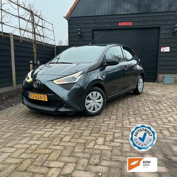 Occasion 2018 Toyota Aygo Hatchback | € 8.500 (Goede deal) - Afbeelding 1/4