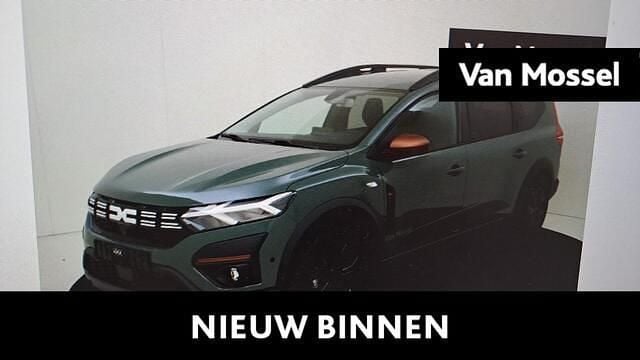 Grijs Gebruikt 2024 Dacia Jogger Extreme MPV | € 24.640 (Iets duurder) - Afbeelding 1/4