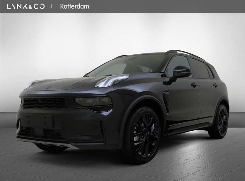 Zwart Nieuw 2025 Lynk & Co 01 SUV | € 42.995 (Goede deal) - Afbeelding 1/4