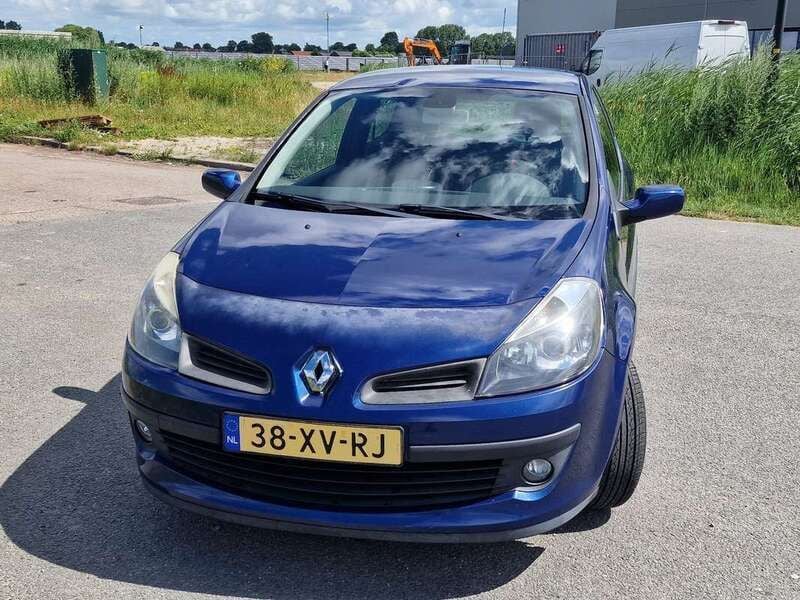 Blauw Gebruikt 2007 Renault Clio II Dynamique Hatchback | € 3.000 (Iets duurder) - Afbeelding 1/4