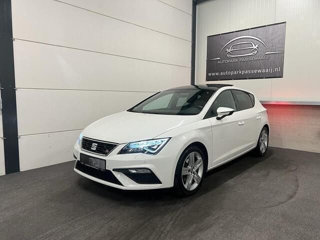 Wit Gebruikt 2018 Seat Leon Business Hatchback | € 16.950 (Eerlijke prijs) - Afbeelding 1/4