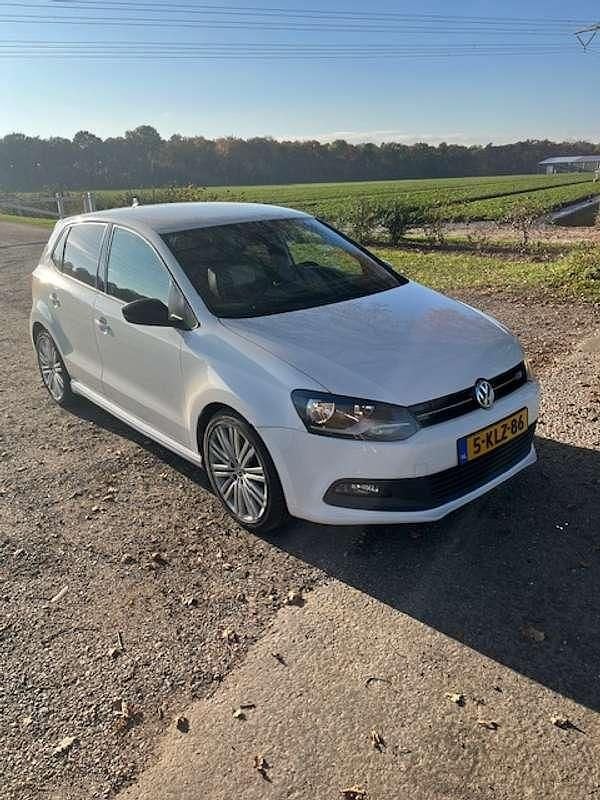 Wit Gebruikt 2013 VW Polo BlueGT Hatchback | € 9.000 (Eerlijke prijs) - Afbeelding 1/4