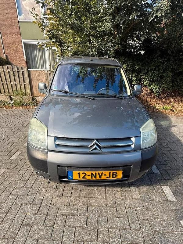 Gebruikt 2004 Citroën Berlingo MPV | € 1.800 (Eerlijke prijs) - Afbeelding 1/4