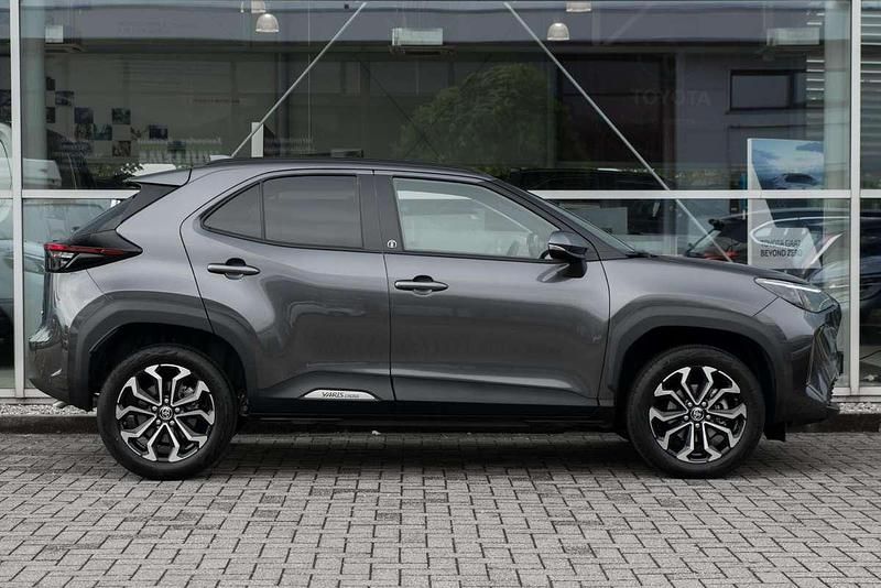 Occasion Toyota Yaris Cross Executive 131 PK (96 kW) 2024 Grijs SUV